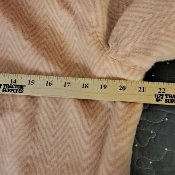 New Directions pink fuzzy jacket size large - Picture 6 of 7